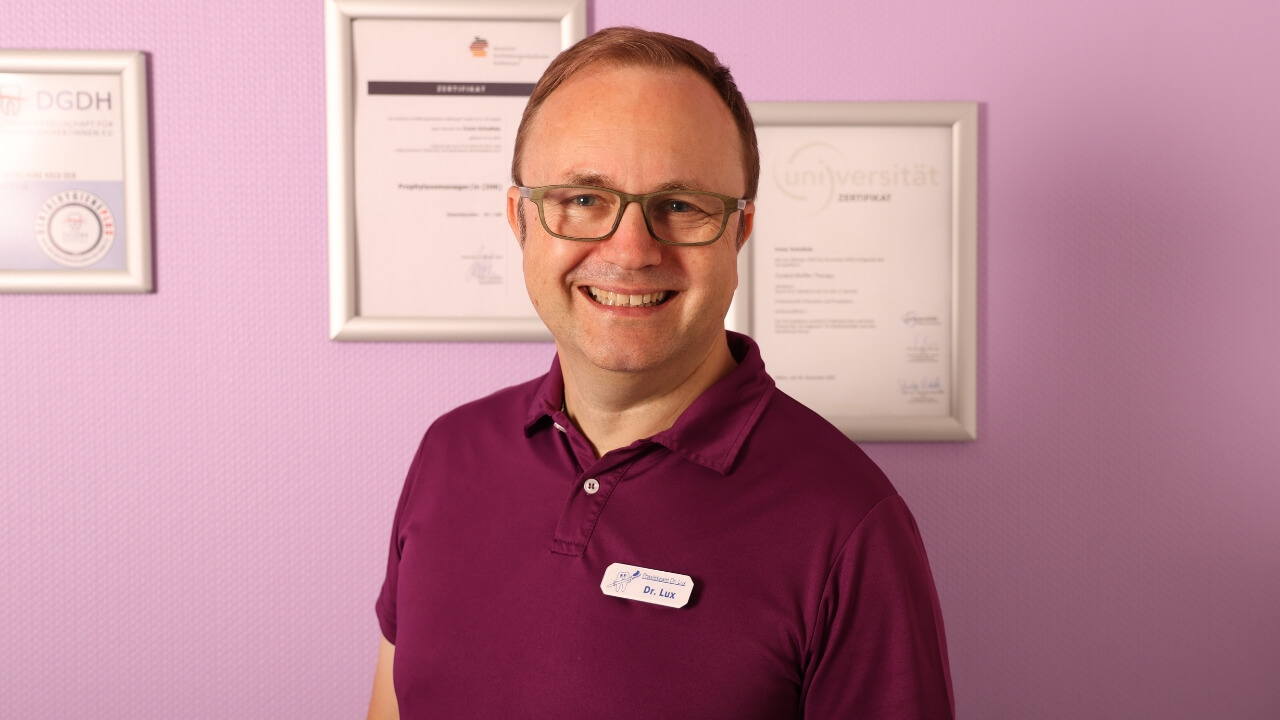 Dr. Christian Lux, Zahnarzt in Jüchen – Zahnarztpraxis am Markt